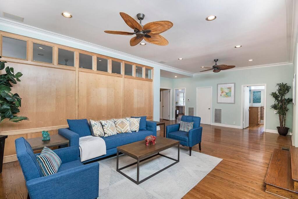 Spacious 6-bedroom Holmby Hills With Pool, Game Room, And Near Ucla Villa Los Angeles