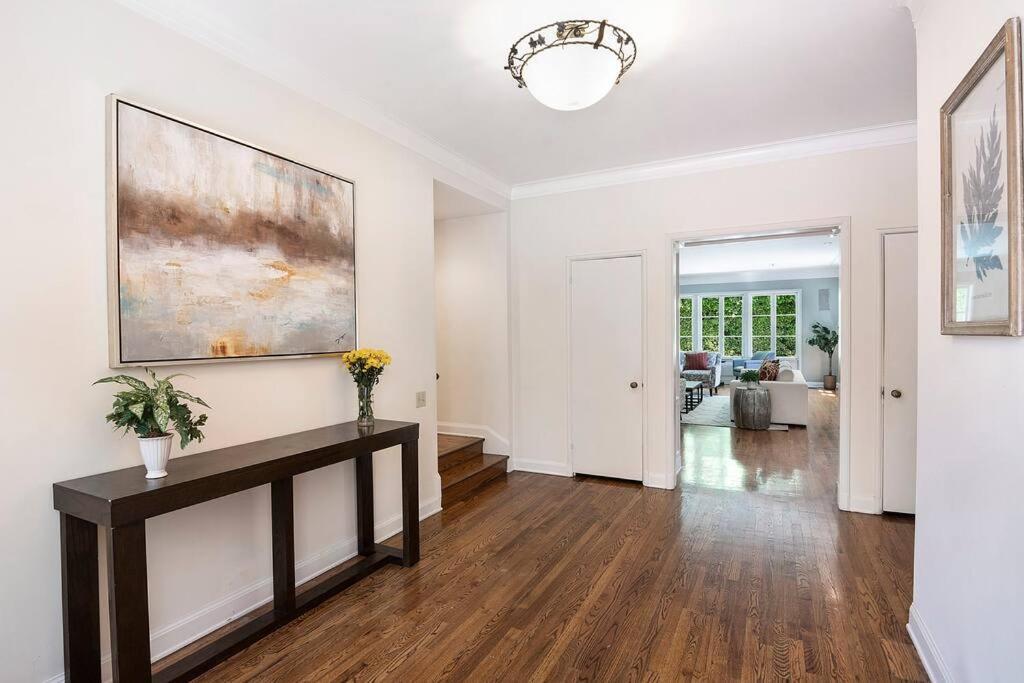 Spacious 6-bedroom Holmby Hills With Pool, Game Room, And Near Ucla Los Angeles