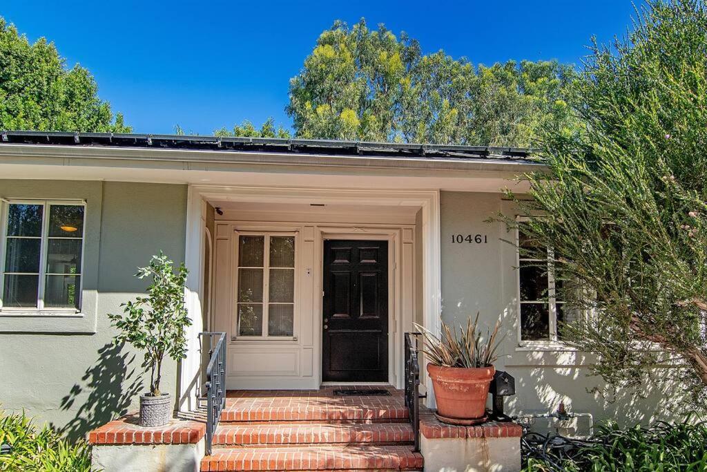 Spacious 6-bedroom Holmby Hills With Pool, Game Room, And Near Ucla