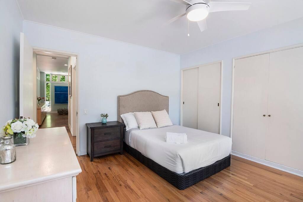 Spacious 6-bedroom Holmby Hills With Pool, Game Room, And Near Ucla Villa *