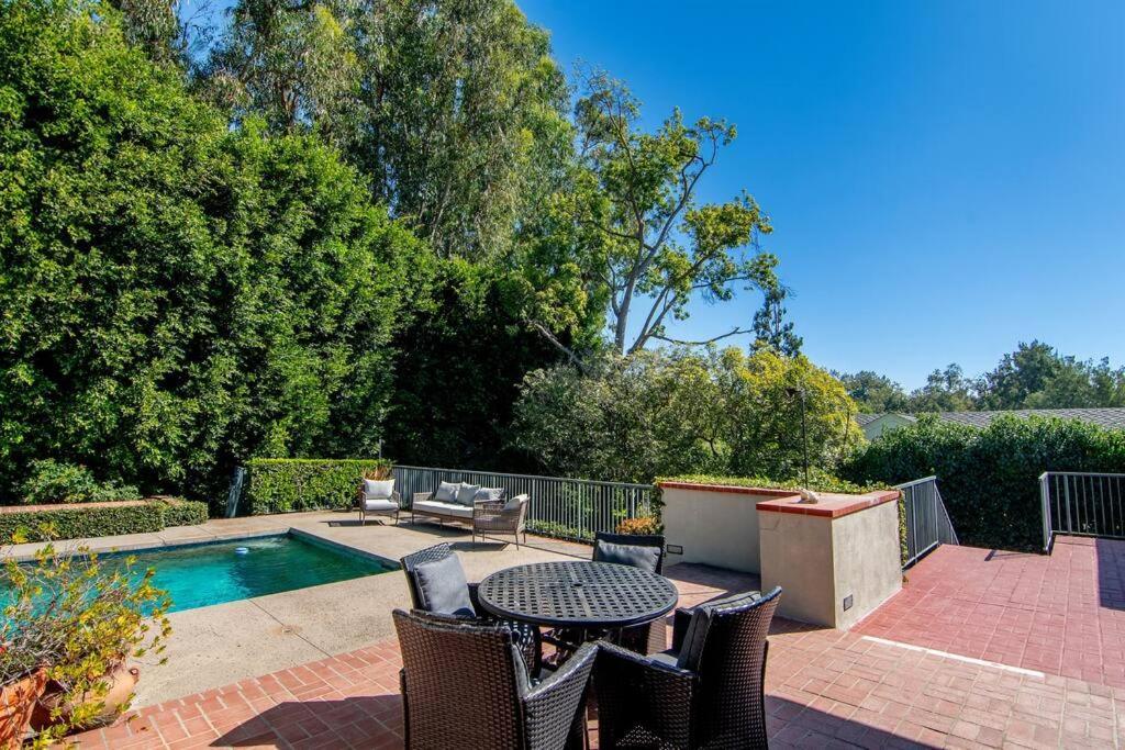 Spacious 6-bedroom Holmby Hills With Pool, Game Room, And Near Ucla