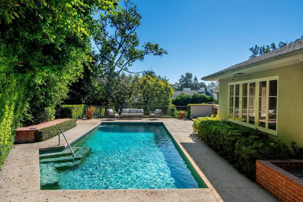 Spacious 6-bedroom Holmby Hills With Pool, Game Room, And Near Ucla *